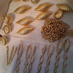 Elegant Gold Ornament Collection